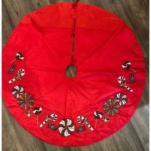 Vickerman 52" Red Beaded Candy Cane‎ Treeskirt - QTX191103